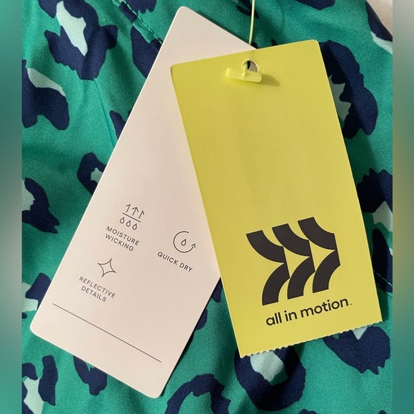 All In Motion Run Shorts in Green - Picture 6 of 9